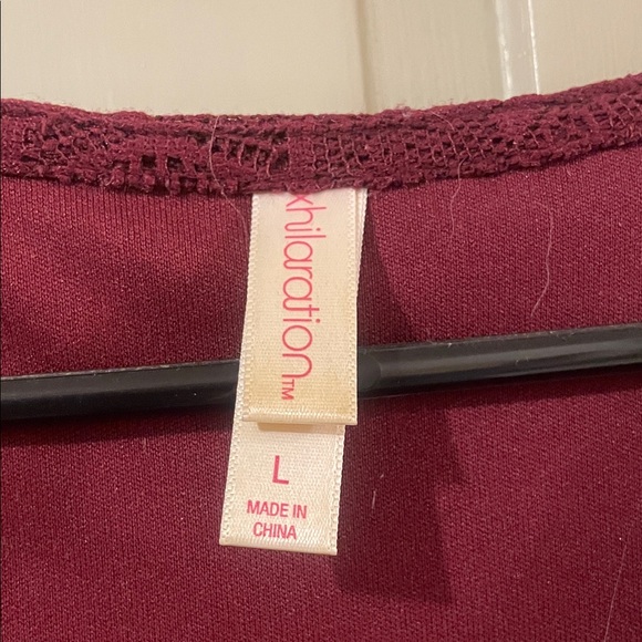 Xhilaration Burgundy Lace Tunic Top - Picture 3 of 3